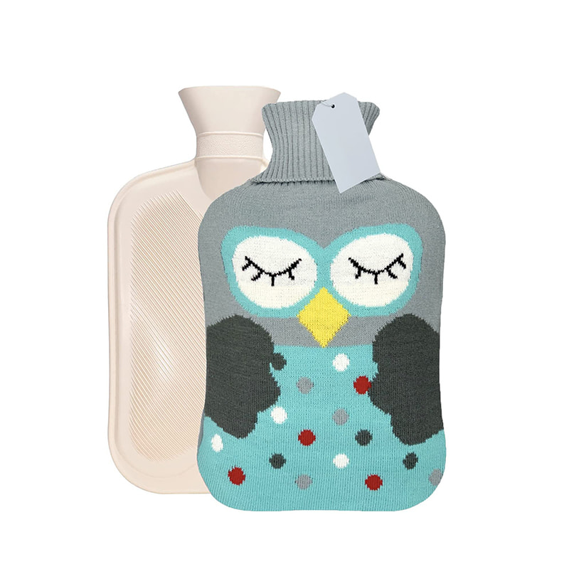 Uudelleenkäytettävä 2 litran kuumavesipussi, jossa neulottu kansi kuukautiskipuihin 